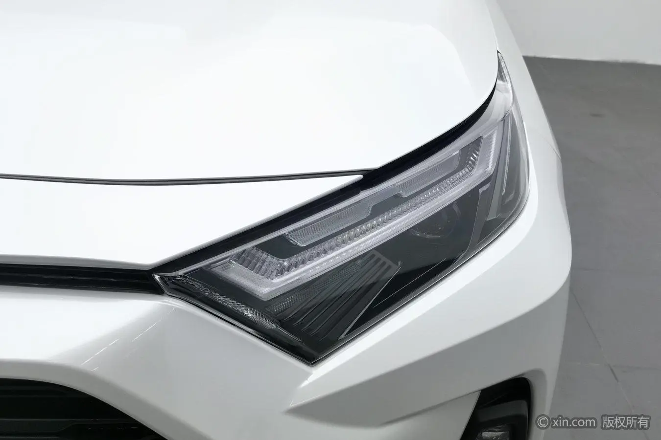 TOYOTA RAV4 Rongfang 2.0L CVT two-wheel drive 20th anniversary Platinum Commemorative Edition