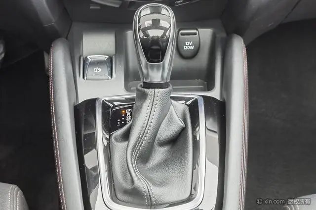 Nissan Qashqai 2.0 L XV Prem Deluxe Edition
