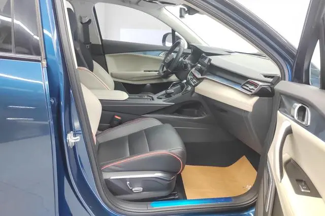 LYNK & CO Lynk 06 1.5T Yao Halo