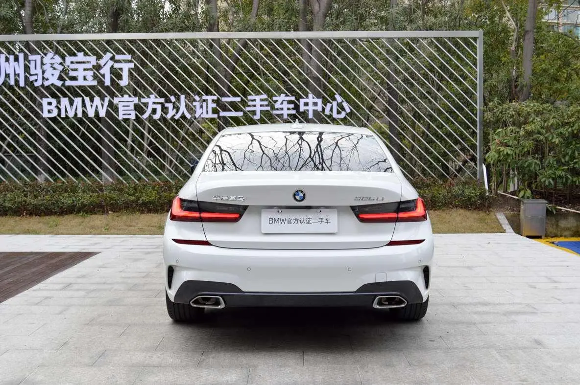 BMW BMW 3 Series Facelift 325Li M sports suit