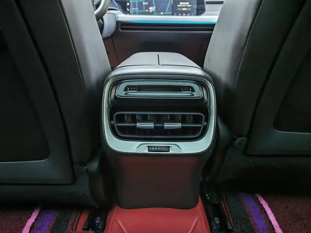 Xpeng Xiaopeng P7 670N+