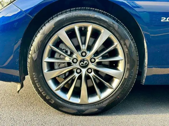 Infiniti Infiniti Q50L 2.0T 30th Anniversary Limited Edition