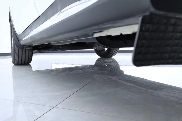 Kia Smart running 2.0L automatic two-wheel drive version DLX