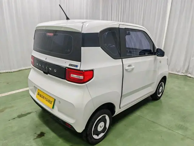 Wuling Wuling Hongguang MINIEV Free lithium iron phosphate