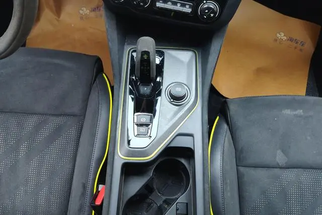 LYNK & CO Lynk 03 03+2.0 TD Automatic Yufeng Version