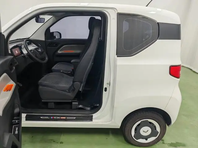 Wuling Wuling Hongguang MINIEV Free lithium iron phosphate