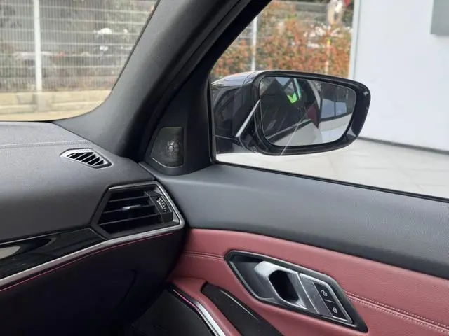 BMW BMW 3 Series 325i M Sports Yao Ye Suit
