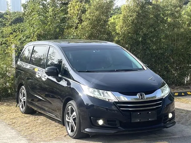 Honda Odyssey 2.4L Deluxe Edition