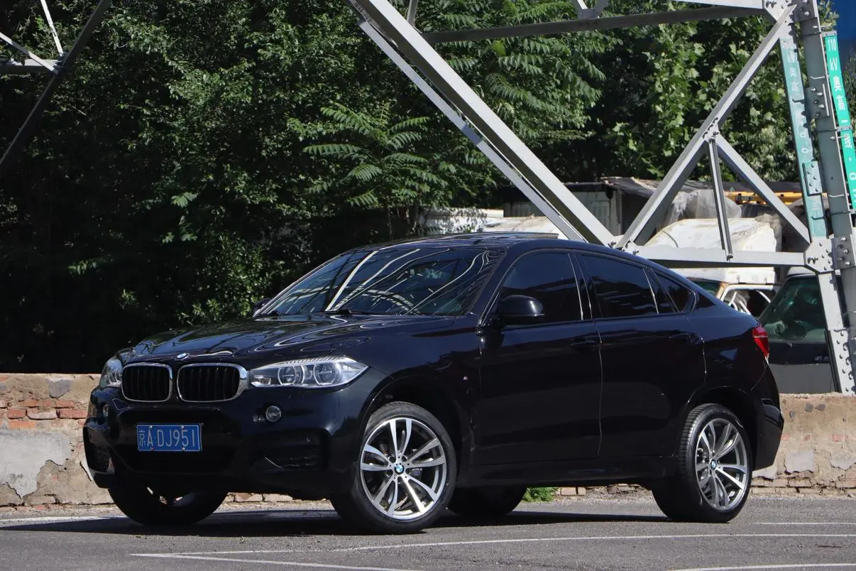 BMW BMW X6 xDrive28i M sports suit