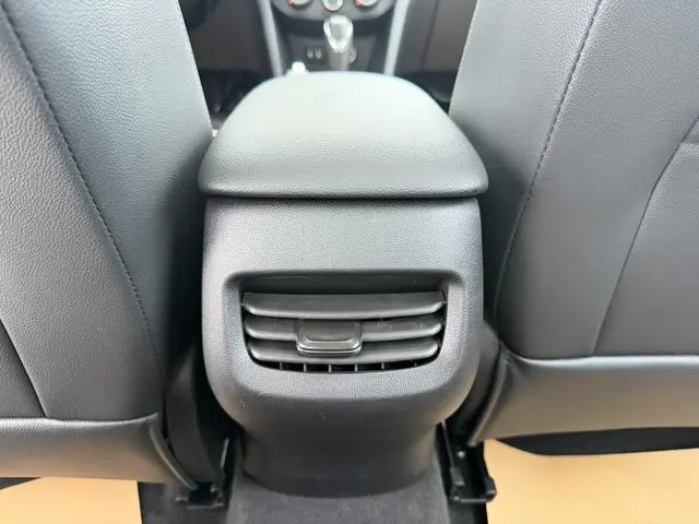 Chevrolet Cruze 320 automatic Enjoy Skylight version