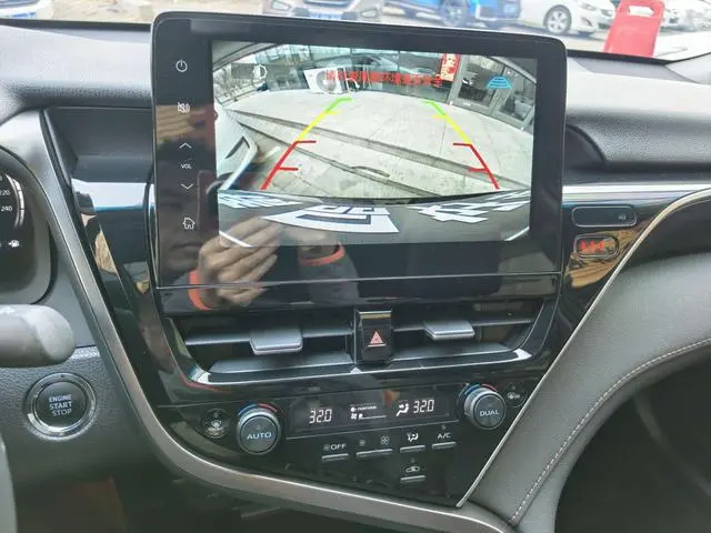 TOYOTA Camry 2.5G Deluxe Edition