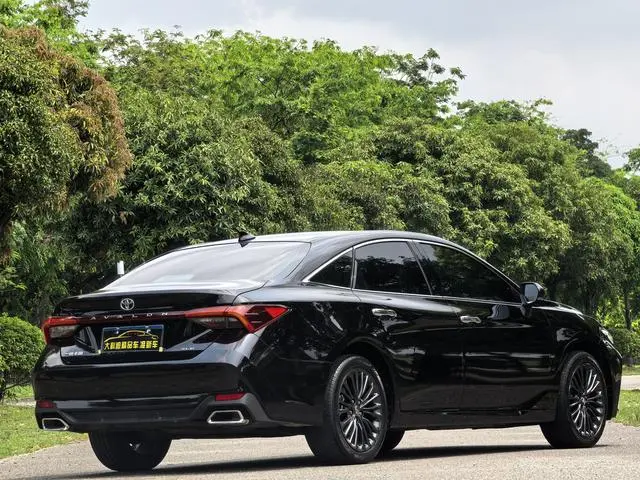 TOYOTA Asian dragon 2.0L XLE Premium Edition