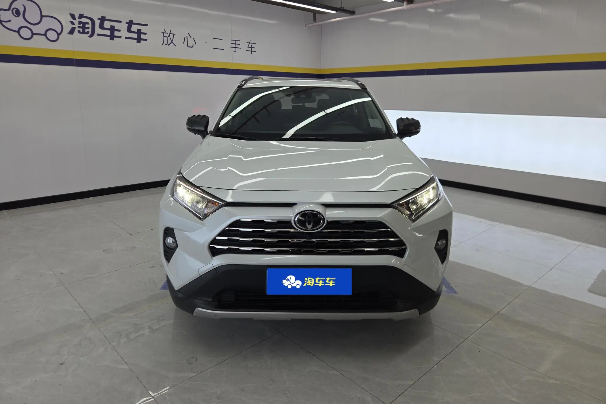 TOYOTA RAV4 Rongfang 2.0L CVT two-wheel drive fashion Plus version