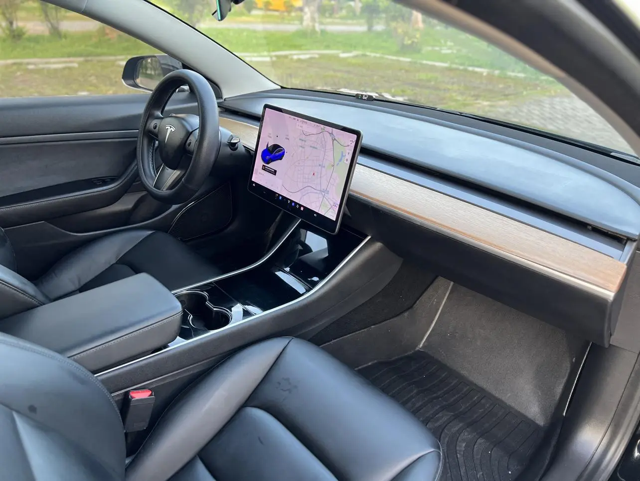 Tesla Model 3 Long battery life, rear-wheel drive version