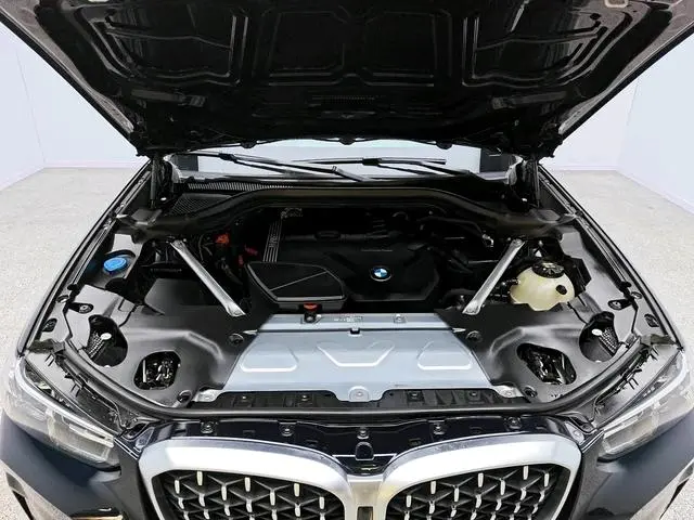 BMW BMW X4 xDrive 25i M sports suit