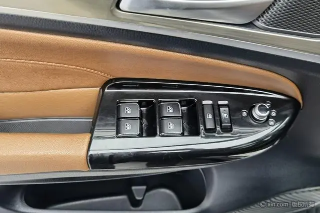 Changan Changan CS95 2.0T two-wheel drive Smart Road version