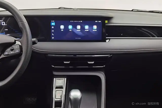 Roewe Roewe i5 1.5L CVT Deluxe Edition