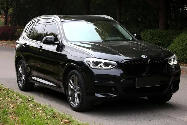 BMW BMW X3 xDrive28i M sports suit