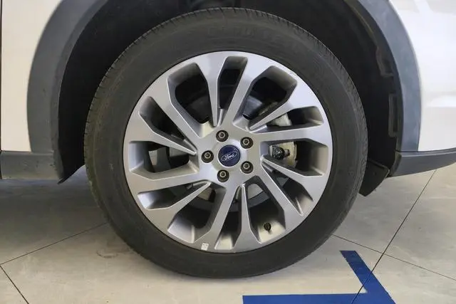 Ford Lingyu EcoBoost 225 6-seater premium collar type