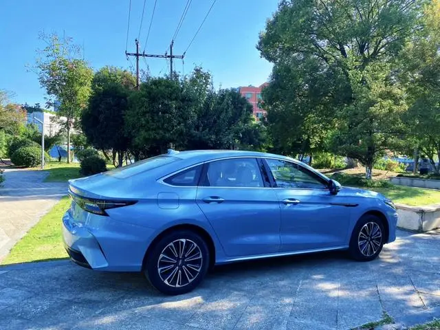 Chery Fengyun Fengyun A8 127 Wind-by-wind version