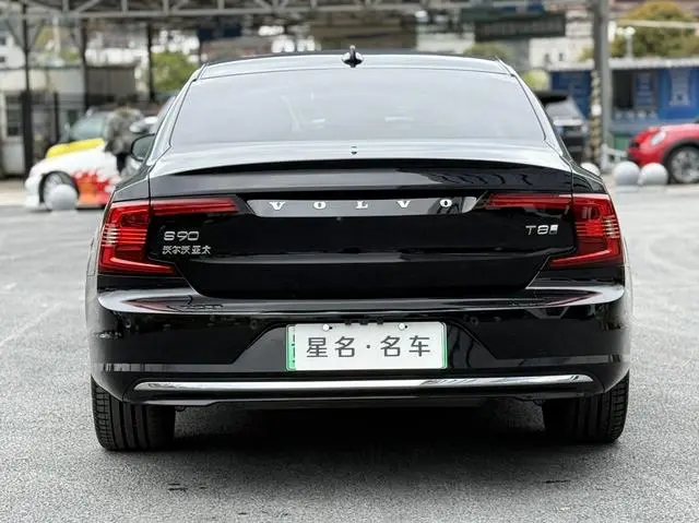 Volvo Volvo S90 PHEV T8 four-wheel drive long battery life Zhiya Deluxe Edition