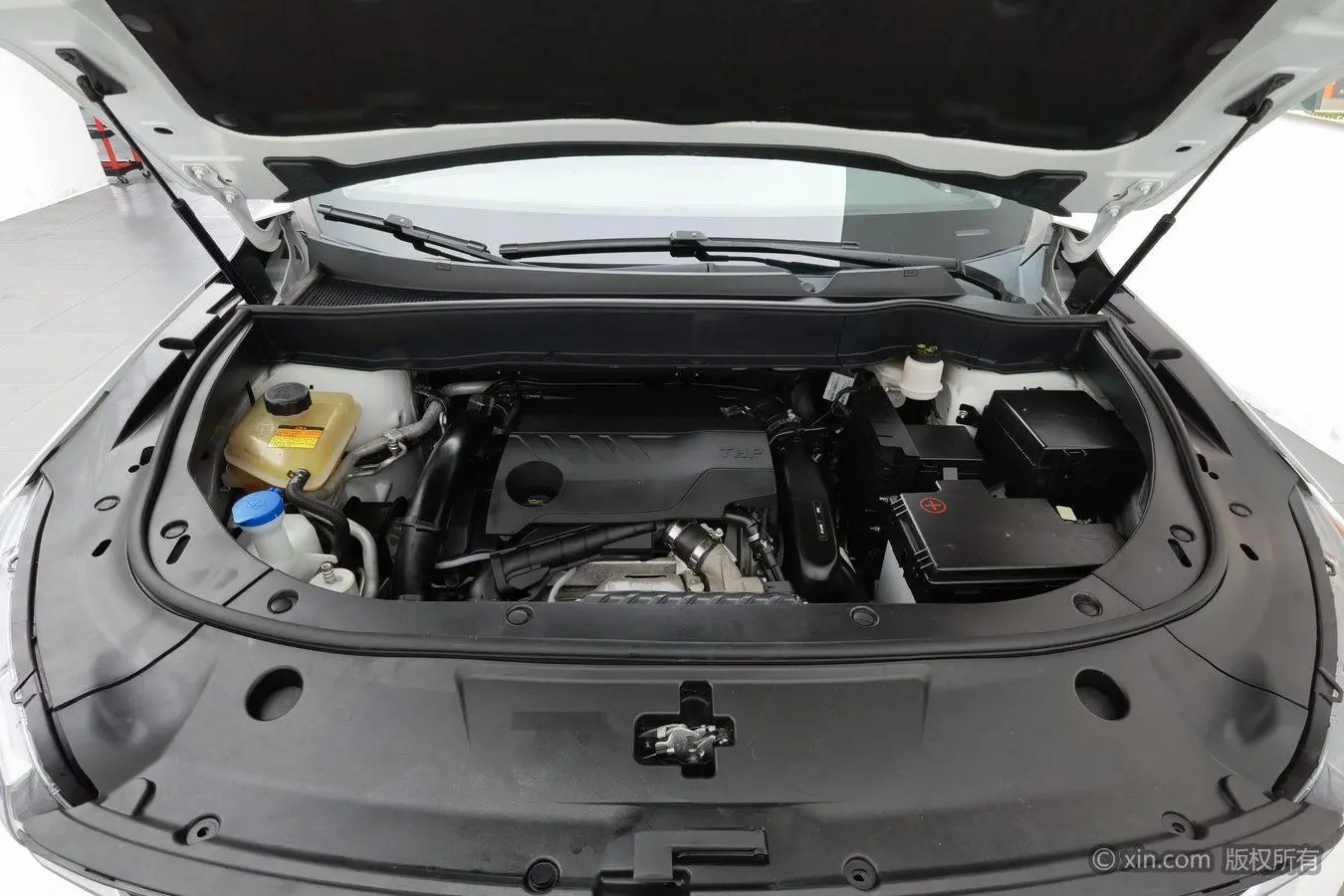 Dongfeng Fengshen Dongfeng Fengshen AX7 1.6T automatic AI flagship country VI
