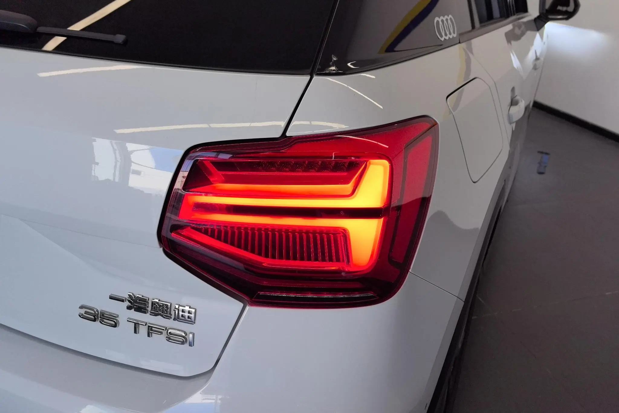 Audi Audi Q2L 35TFSI fashion dynamic country VI
