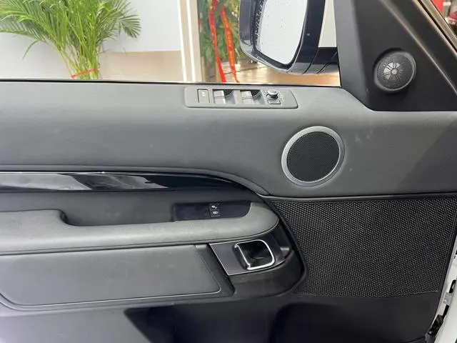 Land Rover discover 3.0 V6 SE
