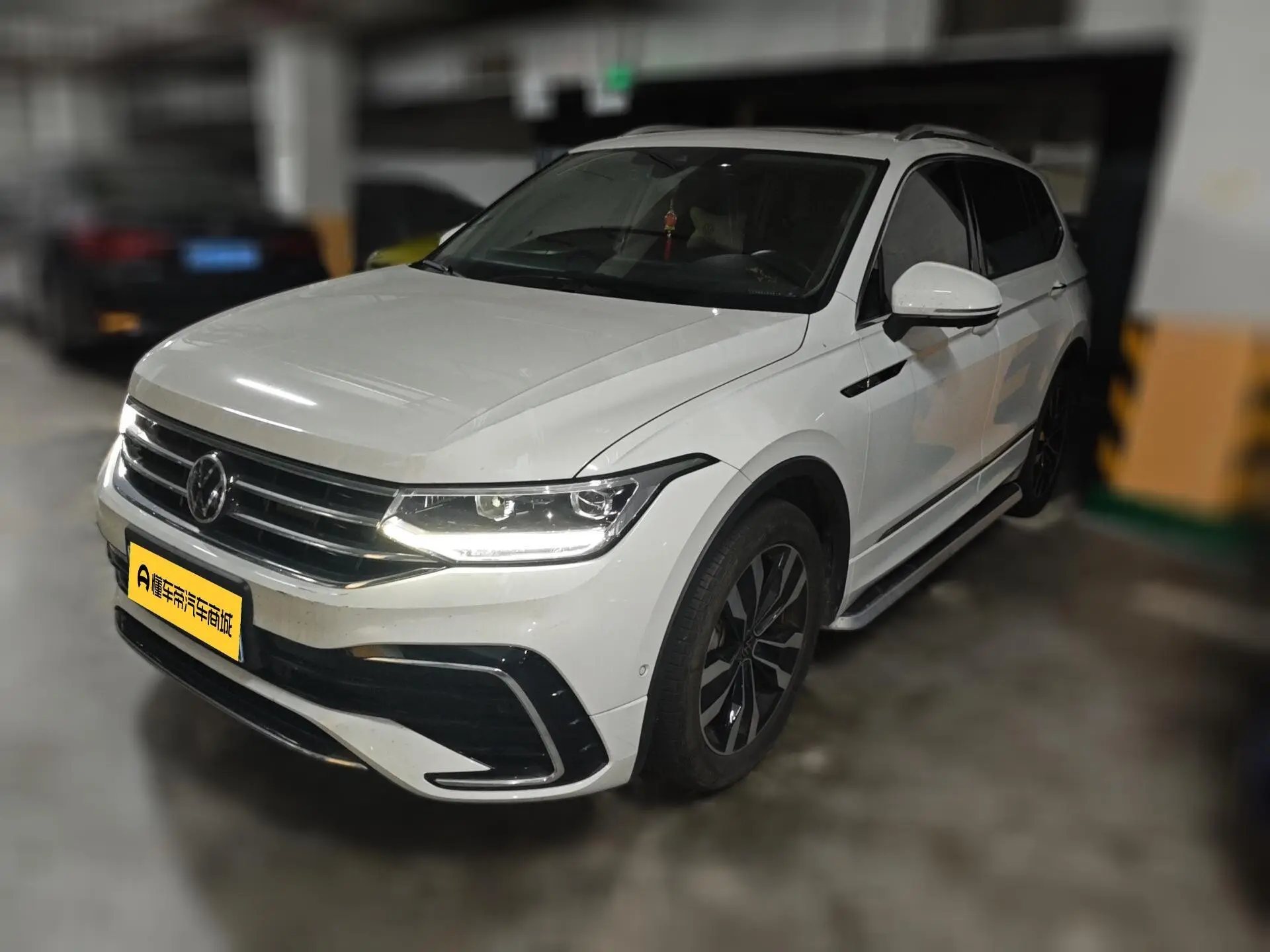 Volkswagen Tiguan L 330TSI two-wheel drive R-Line Premium edition