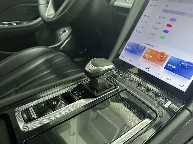 Hongqi Hongqi H5 2.0T Automatic Zhilian Qichang Version
