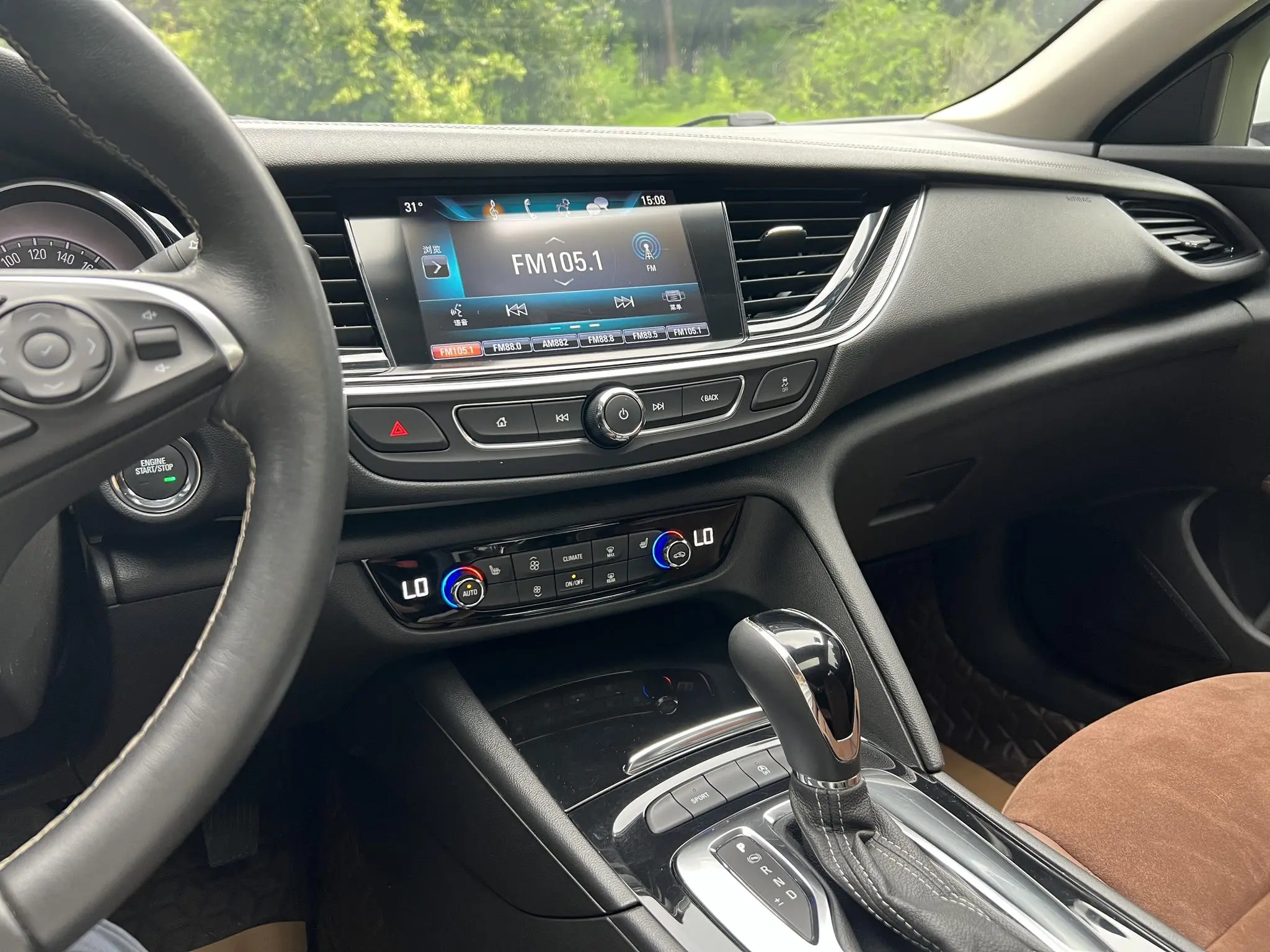 Buick Regal 20T Elite Country VI