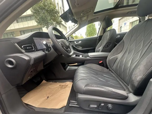 Roewe Roewe D7 DMH 125 Ultimate Edition