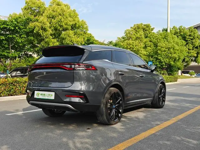 BYD Tang DM DM 2.0T four-wheel drive high-performance version of the Genesis flagship