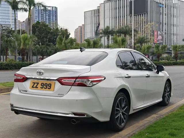 TOYOTA Camry 2.5G Deluxe Edition