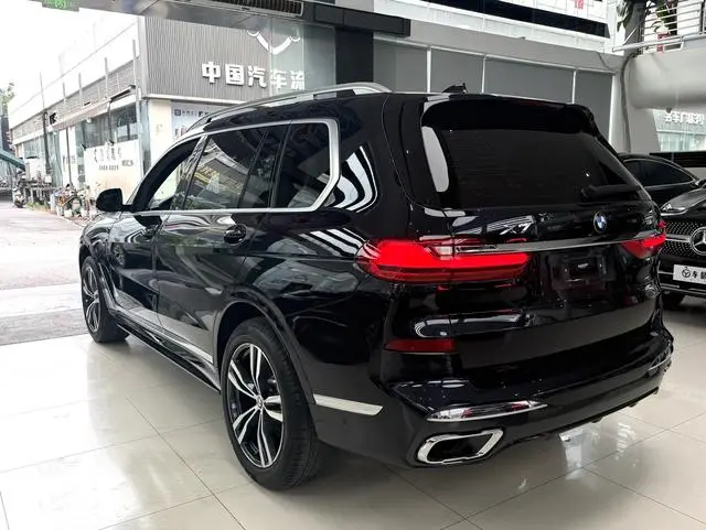 BMW BMW X7 xDrive40i Exclusive M Sports Suit
