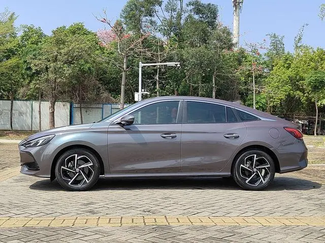 MG MG5 300TGI DCT Chaoyue Premium Edition