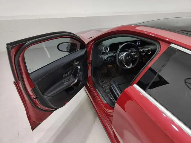 Mercedes-Benz Mercedes-Benz A-class A 200 L sports sedan fashion Version