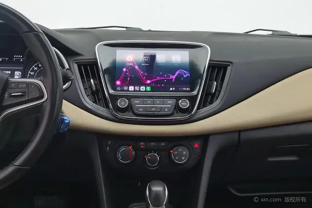 Chevrolet Cruze 320 automatic Enjoy Skylight version