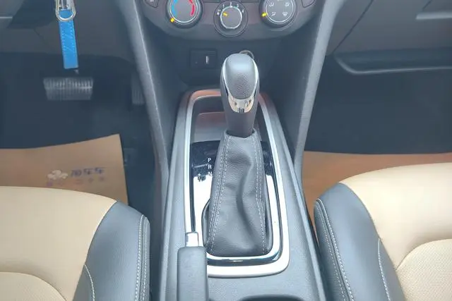 Chevrolet Cruze 320 automatic Enjoy Skylight version