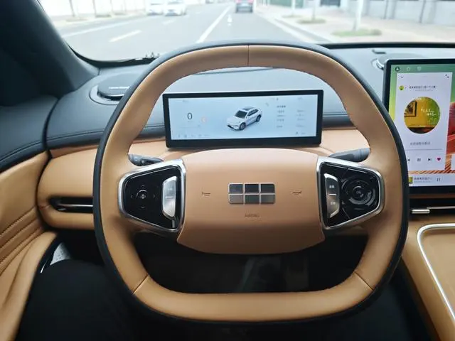 Geely Galaxy Galaxy Starship 7 EM-i 120KM Pilot Version