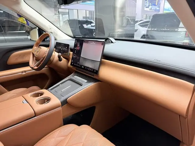 VOYAH Lan Tu Taishan Max+ version