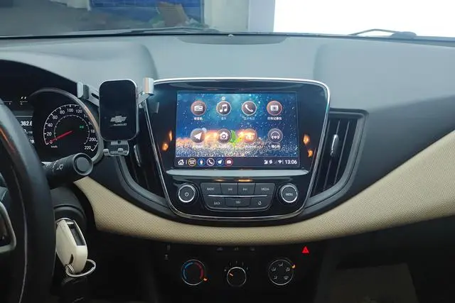 Chevrolet Cruze 320 automatic Enjoy Skylight version