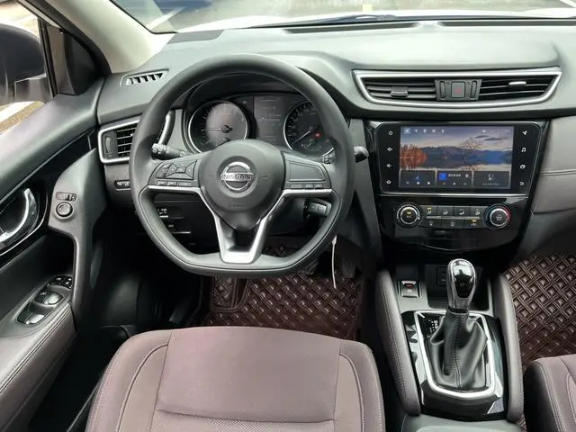 Nissan Qashqai 2.0 L XV Smart Edition