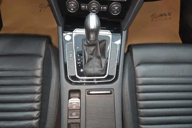 Volkswagen Magotan 330TSI DSG Luxury Country VI