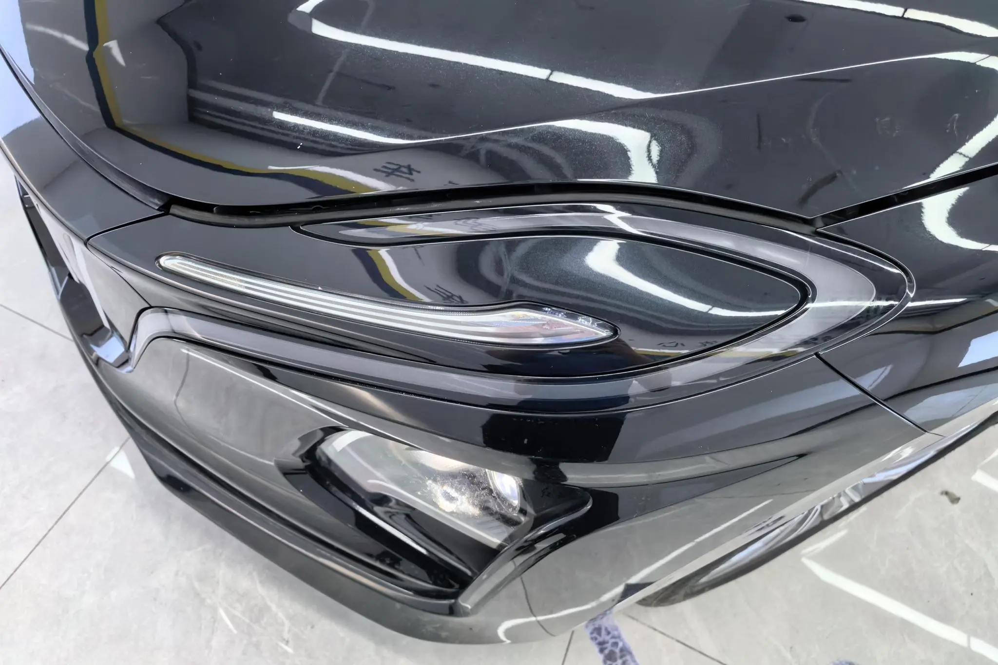 Hongqi Hongqi E-QM5 560KM PLUS version 100kW
