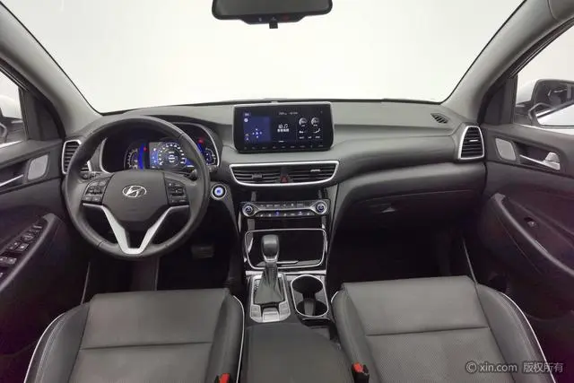 Hyundai Tucson 280TGDi dual-clutch two-wheel drive Zhilian version Country VI