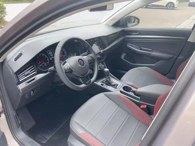 Volkswagen Bora 1.5L automatic comfort intelligent version