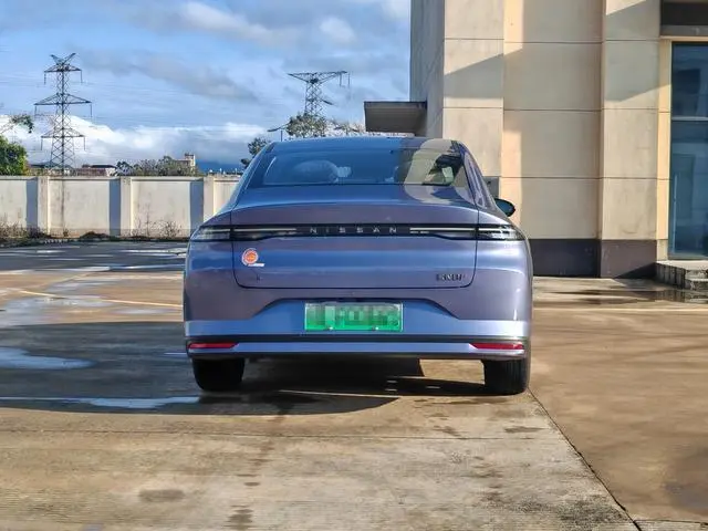 Nissan Nissan N6 180 Max