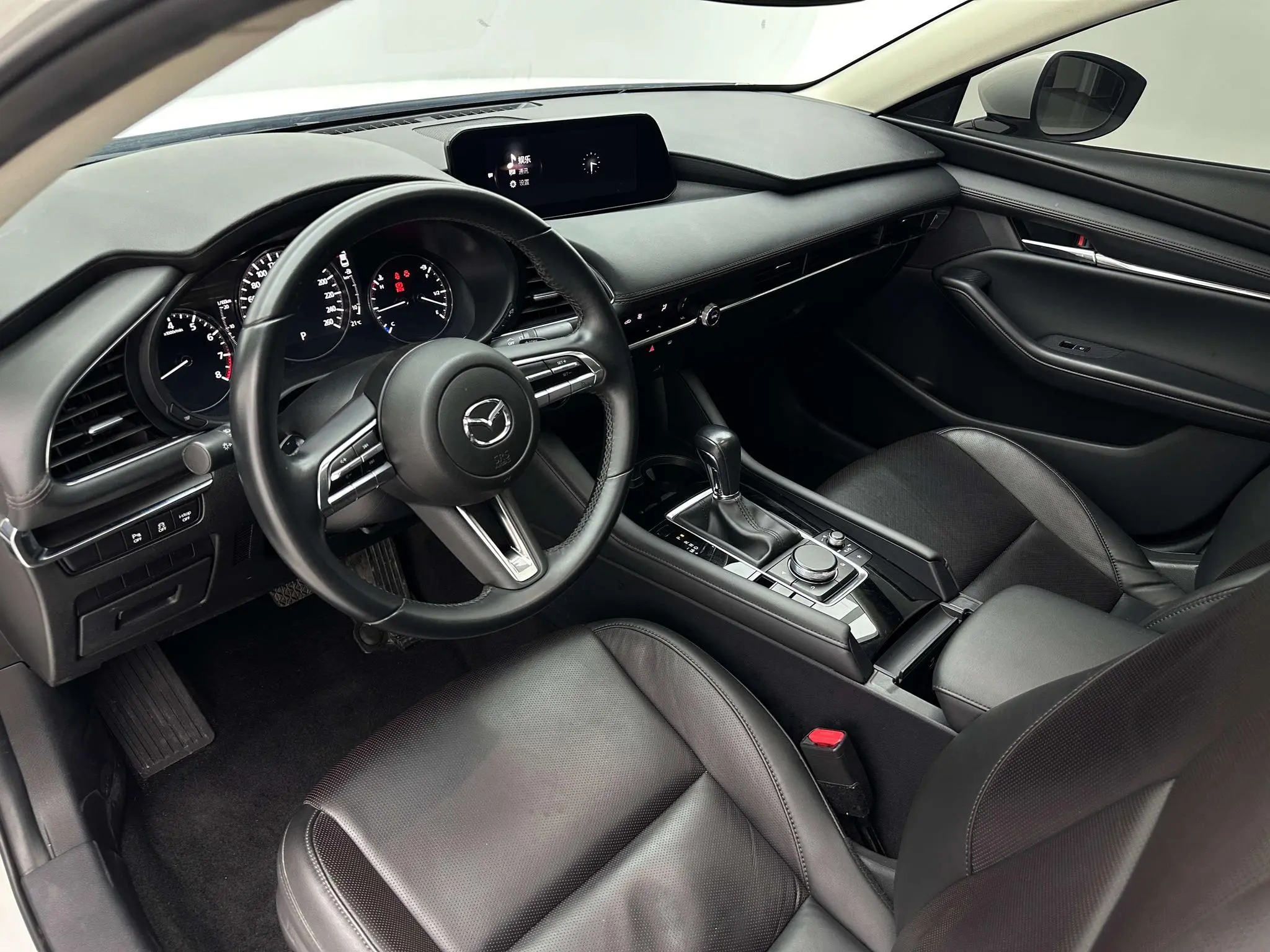 Mazda Mazda 3 Angkesaila 2.0L automatic quality dazzling version