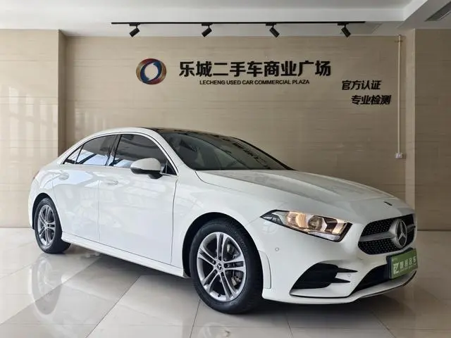Mercedes-Benz Mercedes-Benz A-class Second facelift A 180 L sports sedan